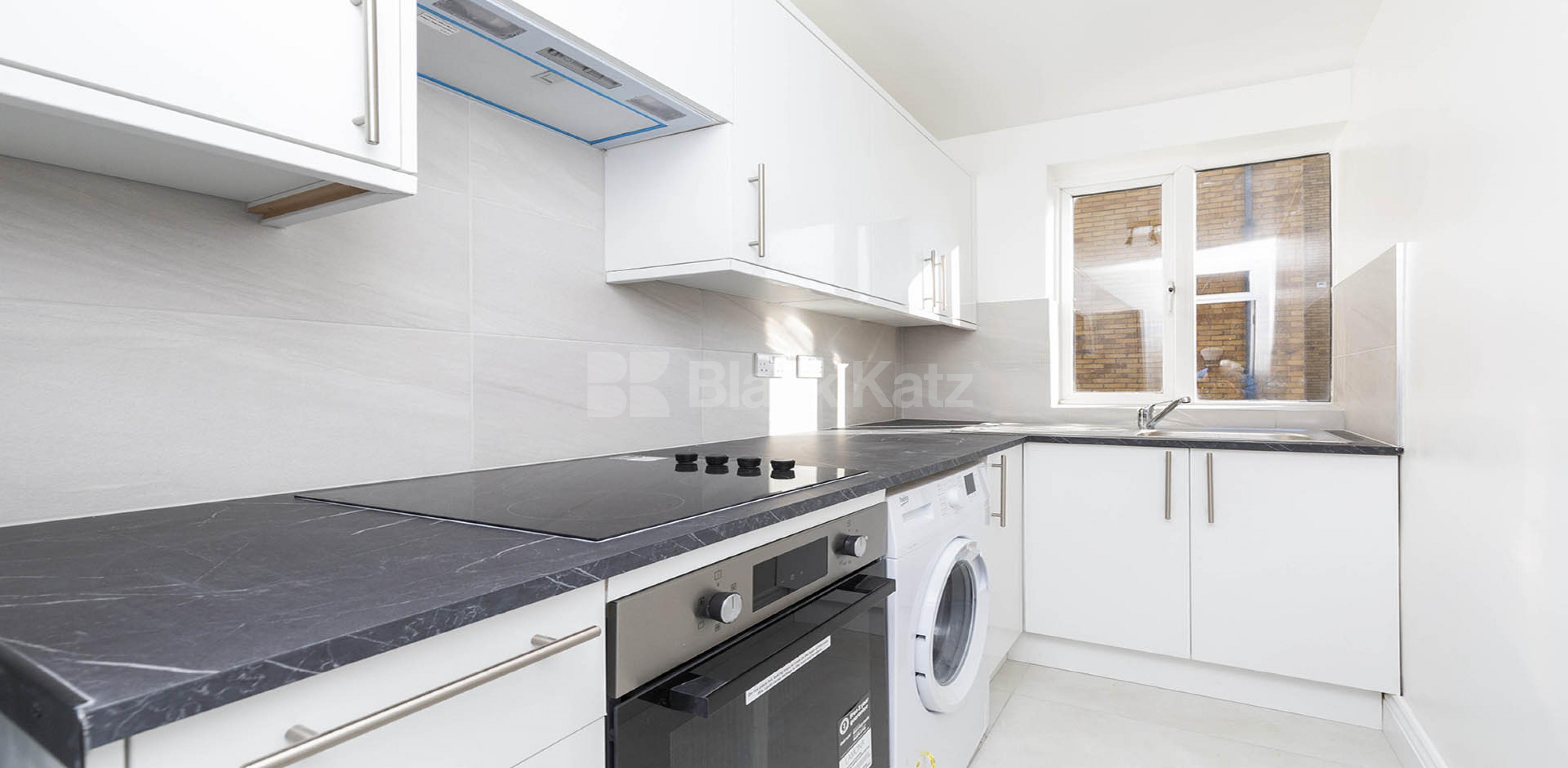 Refurbished 1 bedroom property with a study Oakleigh Road South, New Southgate  N11